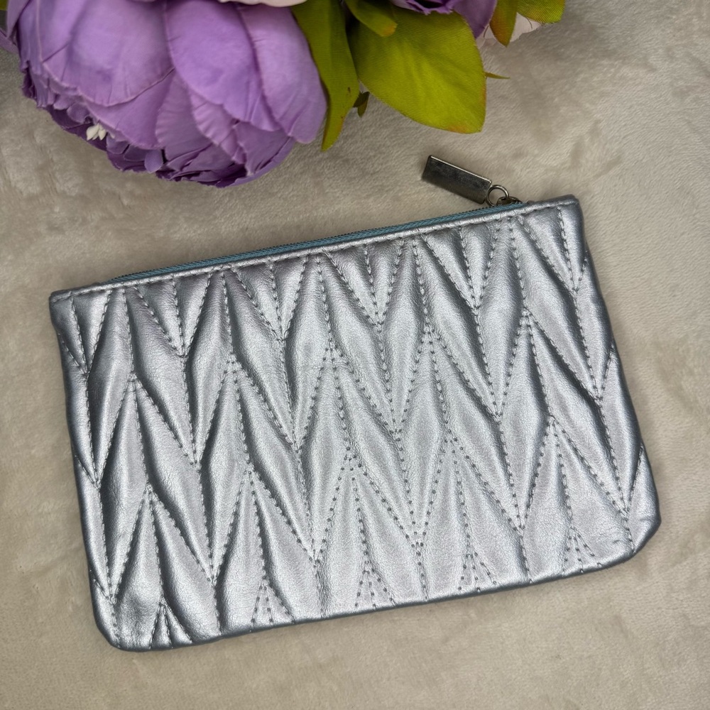3 for $16 - NEW Ipsy Silver Quilted Cosmetic Bag - Picture 5 of 11